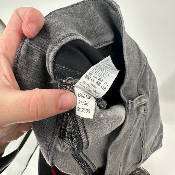Spanx Skinny Fit Pull On Distressed Jeggings Jeans Size Medium Gray Denim - Picture 3 of 5